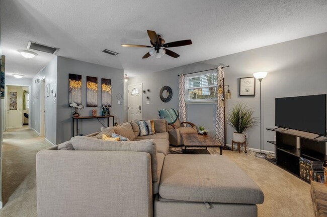 Building Photo - 2815 Misty Garden Cir