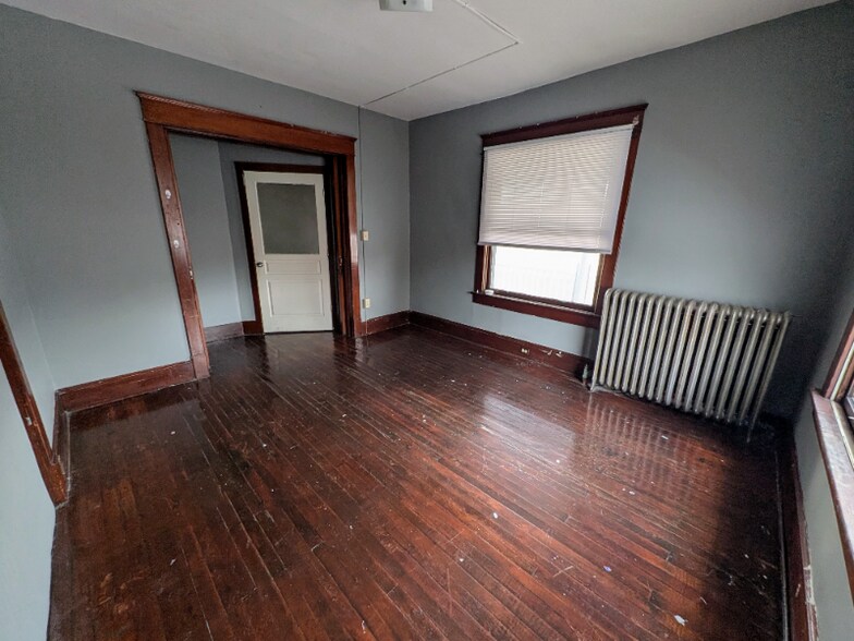 Building Photo - 214-214 S Front St