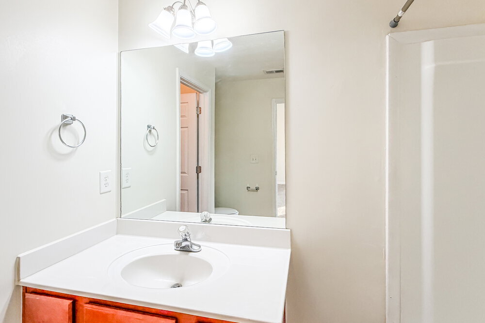 Building Photo - 815 Forsythia Way