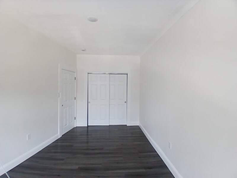 Building Photo - 66 Linden Ave