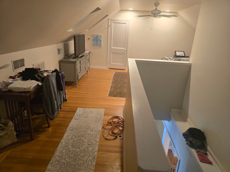 Top floor master bedroom - 416 Fairlawn Rd