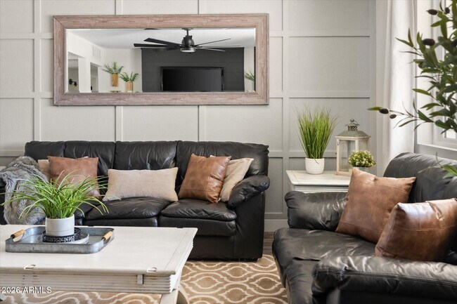 Building Photo - 423 N 73rd Pl