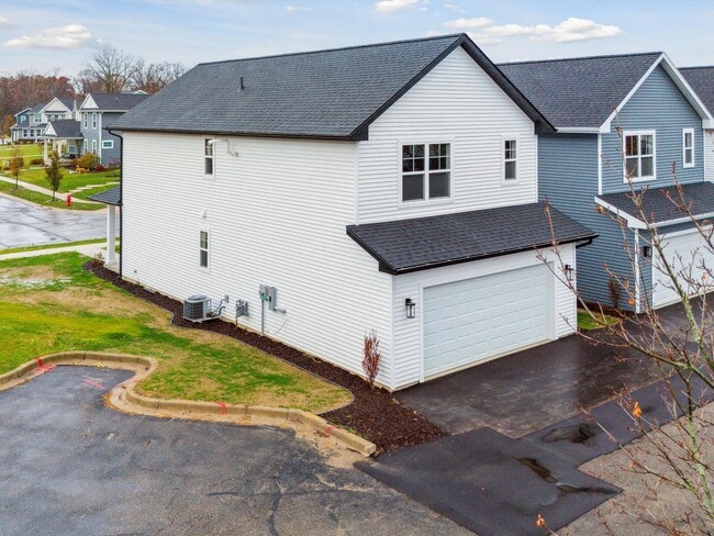 Building Photo - 1705 Ashfield St