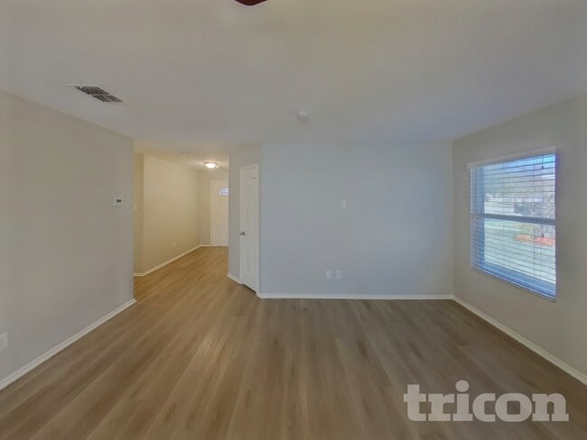 Building Photo - 1437 Lauren Dr