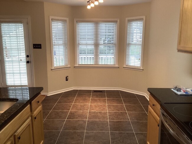 Building Photo - 3 bedroom Home Chesterfield-Ashbrook Subdivision