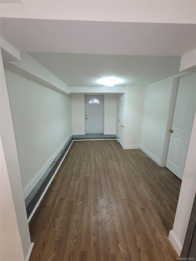 Building Photo - 82 Harriman Ave