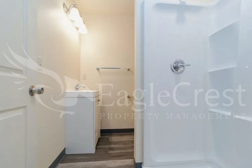 Building Photo - Remodeled Four Bedroom House Located Near Whitman College