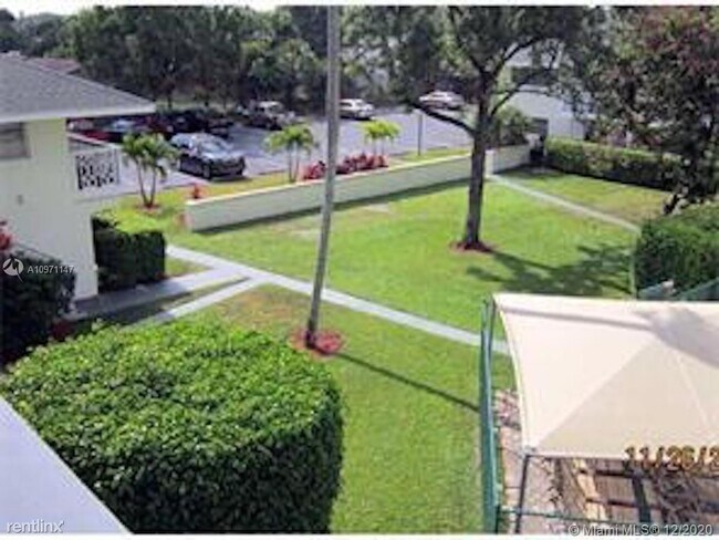 Building Photo - 2 br, 1 bath Condo - 381 N State Road 7 # 441