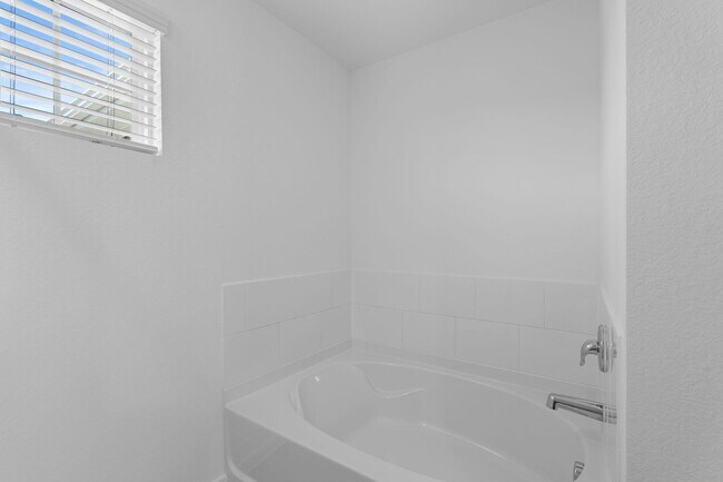 Building Photo - 24505 Red Hawthorn Trce