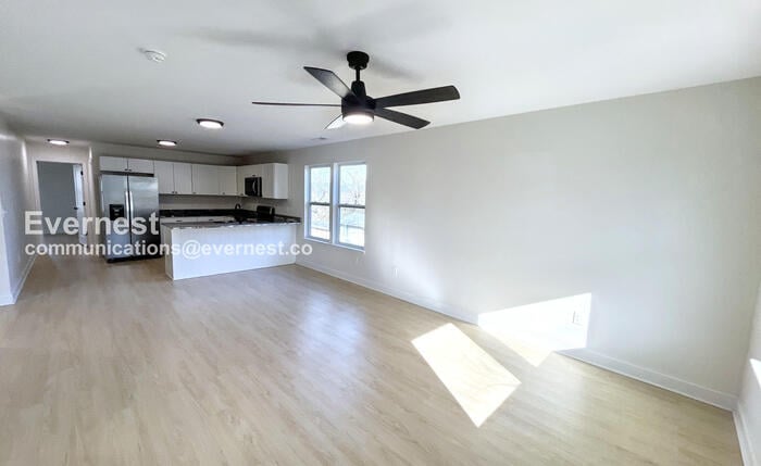 Building Photo - 879 Wheeler Ave