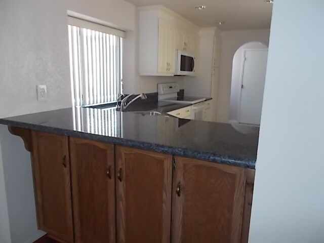 Building Photo - Fantastic 2Br/2Ba Single Level Home in Bernardo Heights