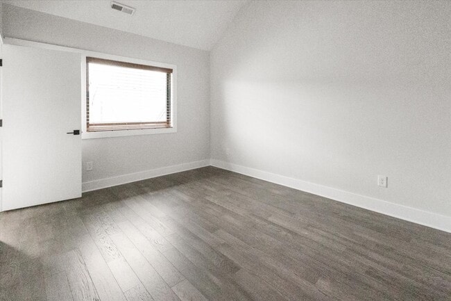 Building Photo - 1225 Minter Pl