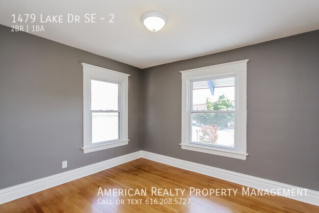 Building Photo - 1479 Lake Dr SE