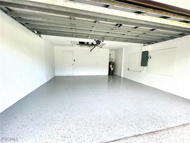 Building Photo - 3405 Hanna Ave N