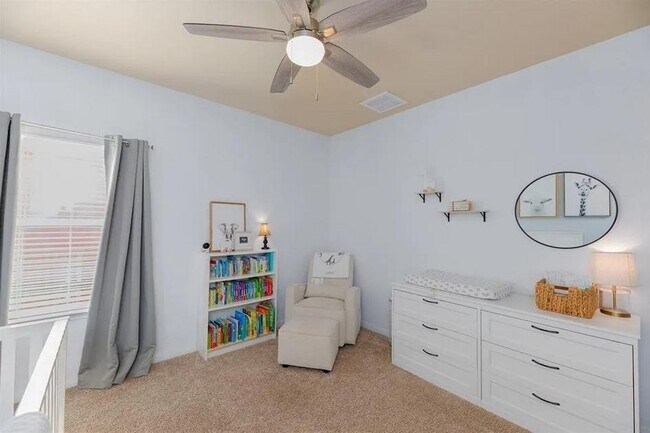 Building Photo - 652 Donegal Ln