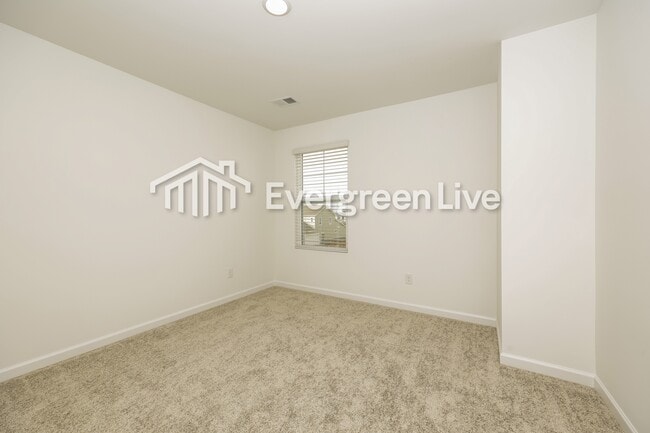 Building Photo - 806 Averitt Ln