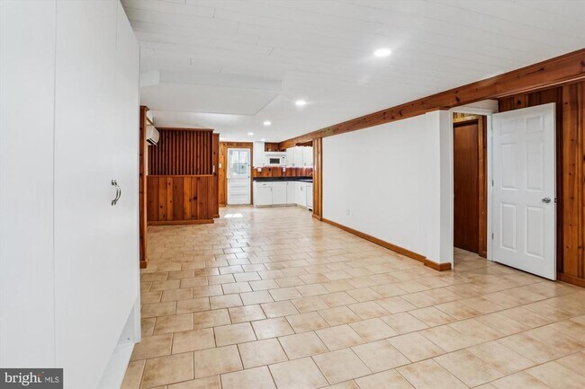 Building Photo - 4406 Rosedale Ave