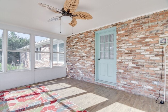 Building Photo - Southern Charm Brick Ranch Home