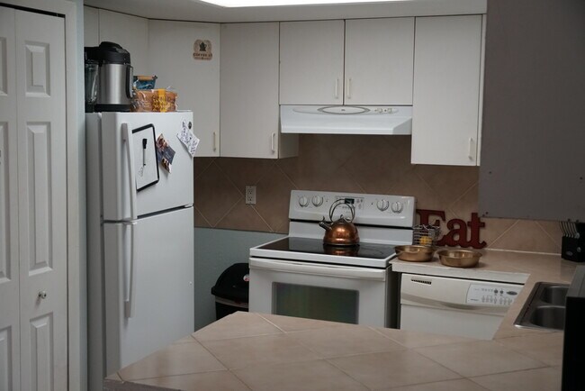 Building Photo - 19217 Tangerine Rd