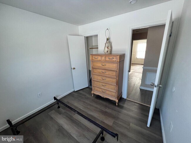 Building Photo - 3649 Dahlgren Pl