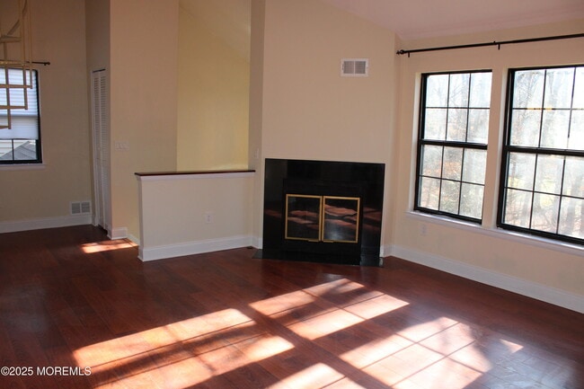 Building Photo - 94 Azalea Cir