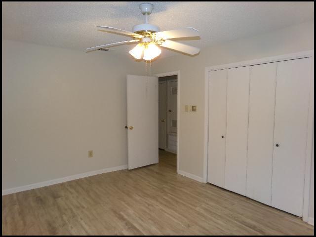 Building Photo - 609 Nan Cir