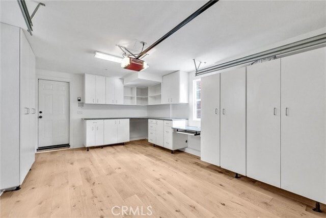 Building Photo - 31 Cezanne