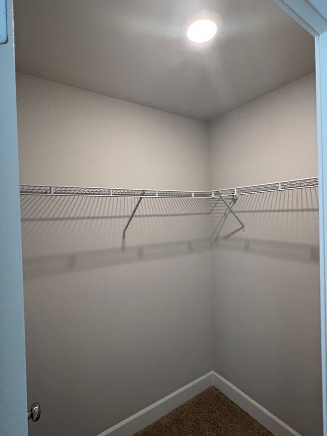 Building Photo - Beautiful 4 Bedroom 3.5 BA Home! Mother in Law Suite, Attached Garage & Top floor Bonus Room!