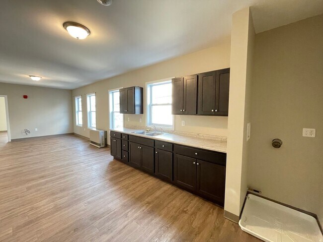 Building Photo - 463 Beech St