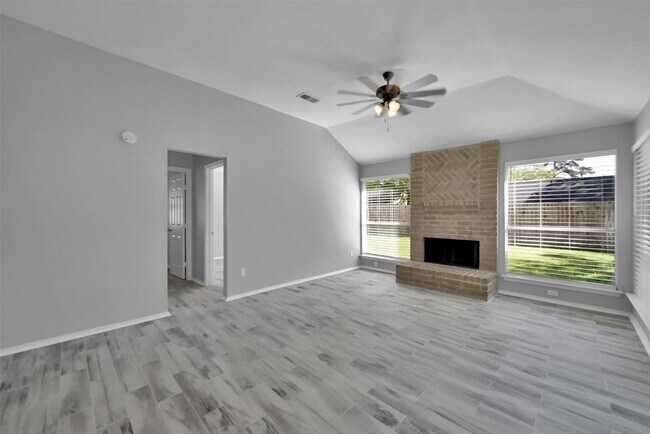 Building Photo - 2306 Piddler Dr