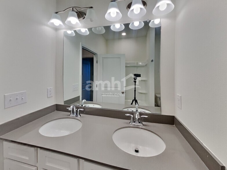 Building Photo - 3183 Artemisia Ln