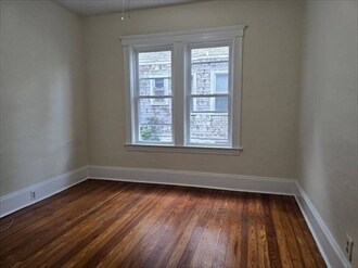 Building Photo - 39 Pearson Rd