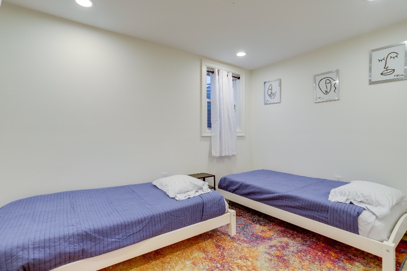 Building Photo - 335 Division Ave NE