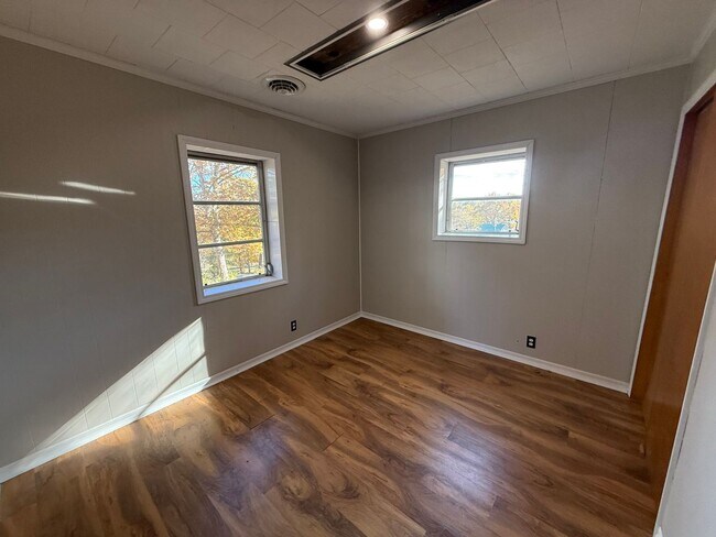 Building Photo - 1037 Stringtown Rd