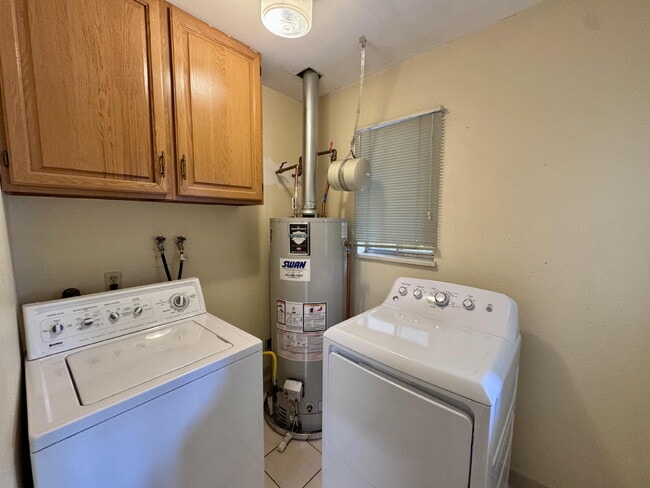 Building Photo - 3031 S Flamingo Way