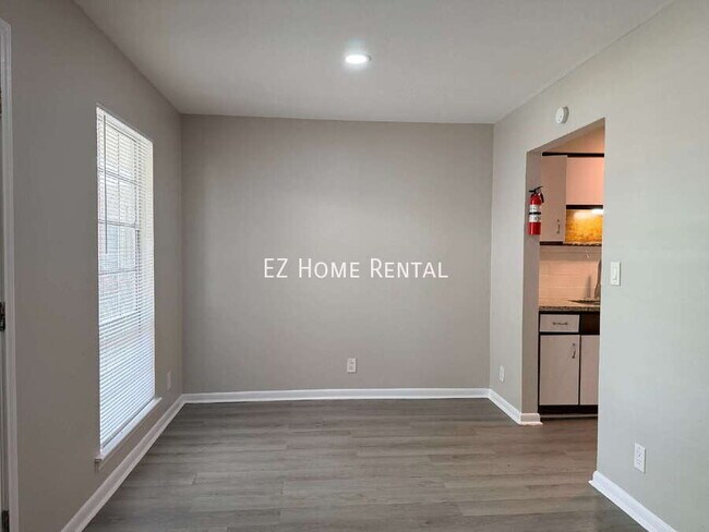 Building Photo - 2101 6th Ave N