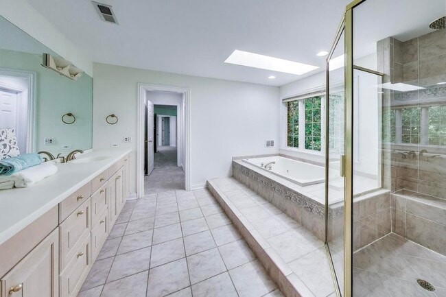 Building Photo - 1620 Timber Woods Ln