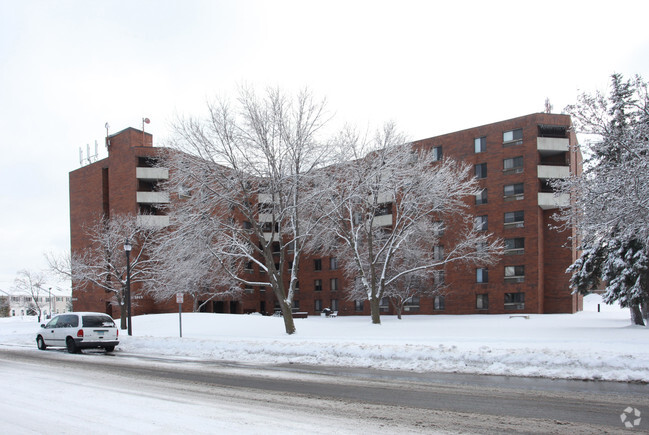 Building Photo - Brooks Landing