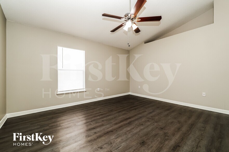 Building Photo - 10409 River Bream Dr