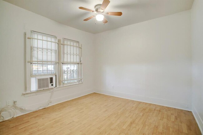 Building Photo - 3234 Simmons St