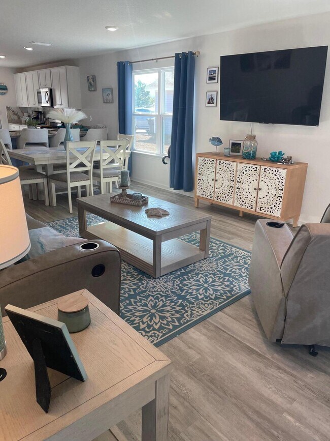 Building Photo - 128 Bluebeech St