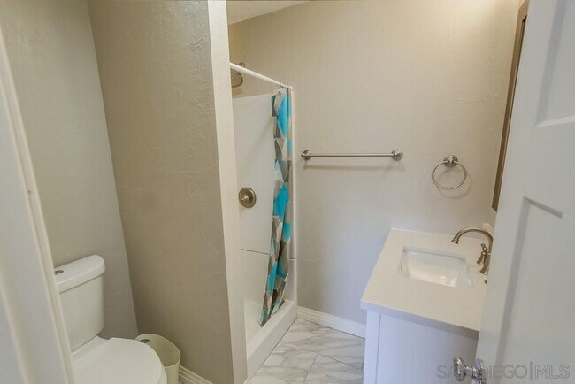 Building Photo - 129 S San Jacinto Dr