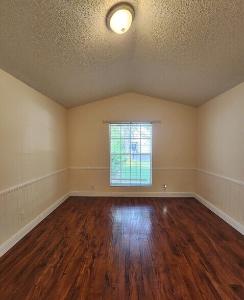 Building Photo - 7705 Forest Green Ln