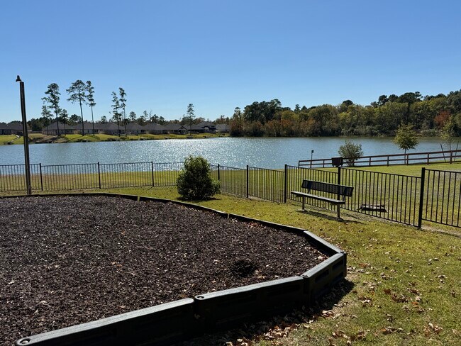 Building Photo - 11980 La Salle River Rd