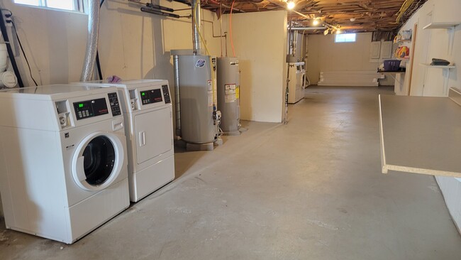 Laundry facilty on property. - 3 Gordon Pl