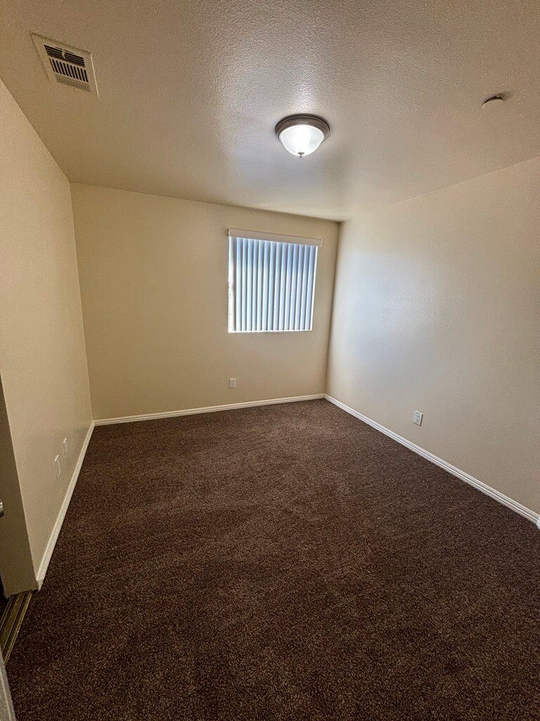 Building Photo - 3312 W 66th Pl