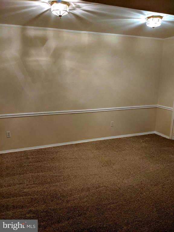 Building Photo - 8702 Thunderbird Ct