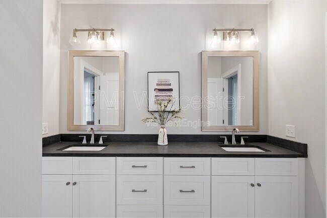 Building Photo - 57 Old Brook Rd