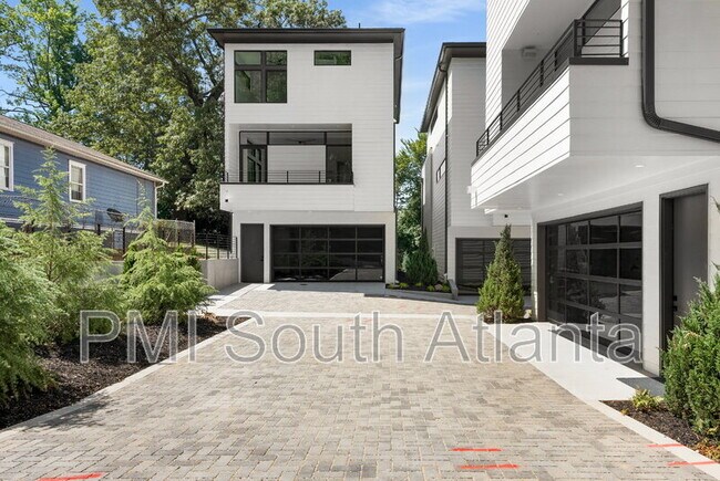 Building Photo - 194 E Lake Terrace SE