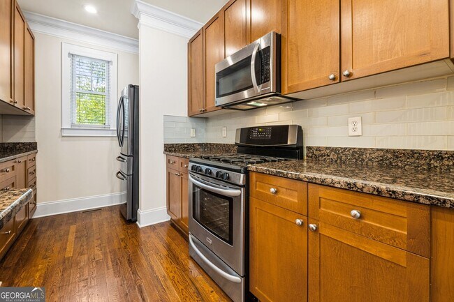 Building Photo - 213 Knob Hills Cir